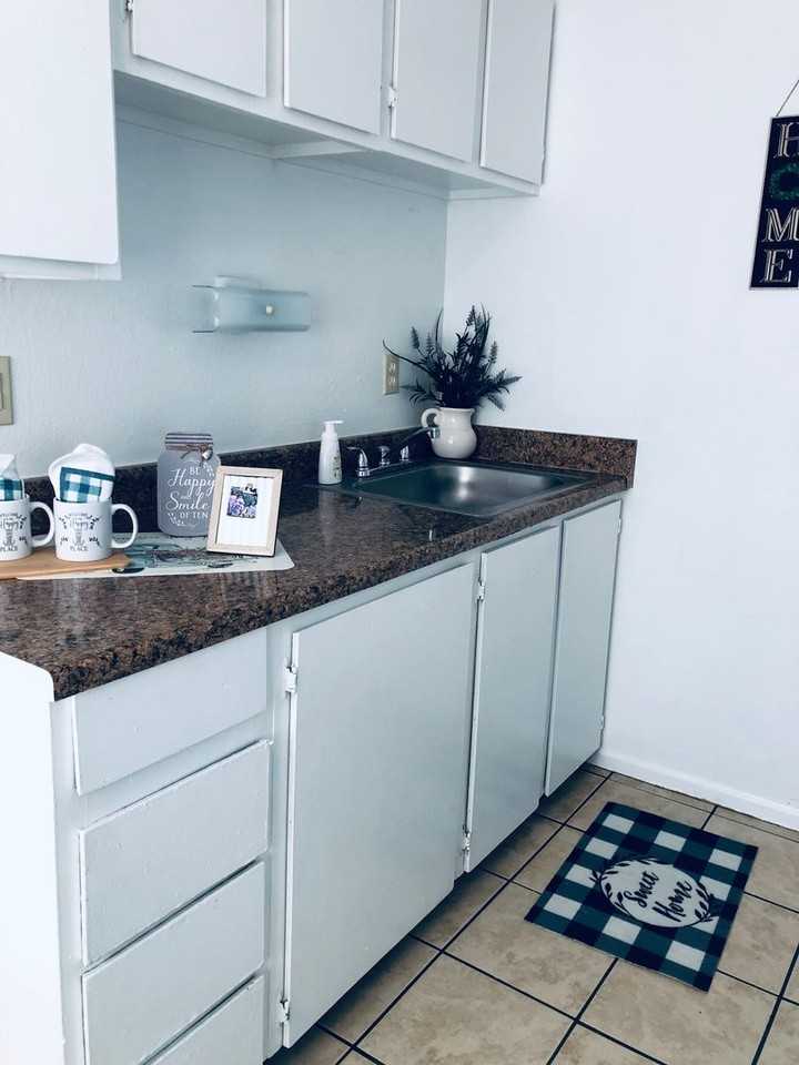 510 M Street SE - Photo 5 of 12