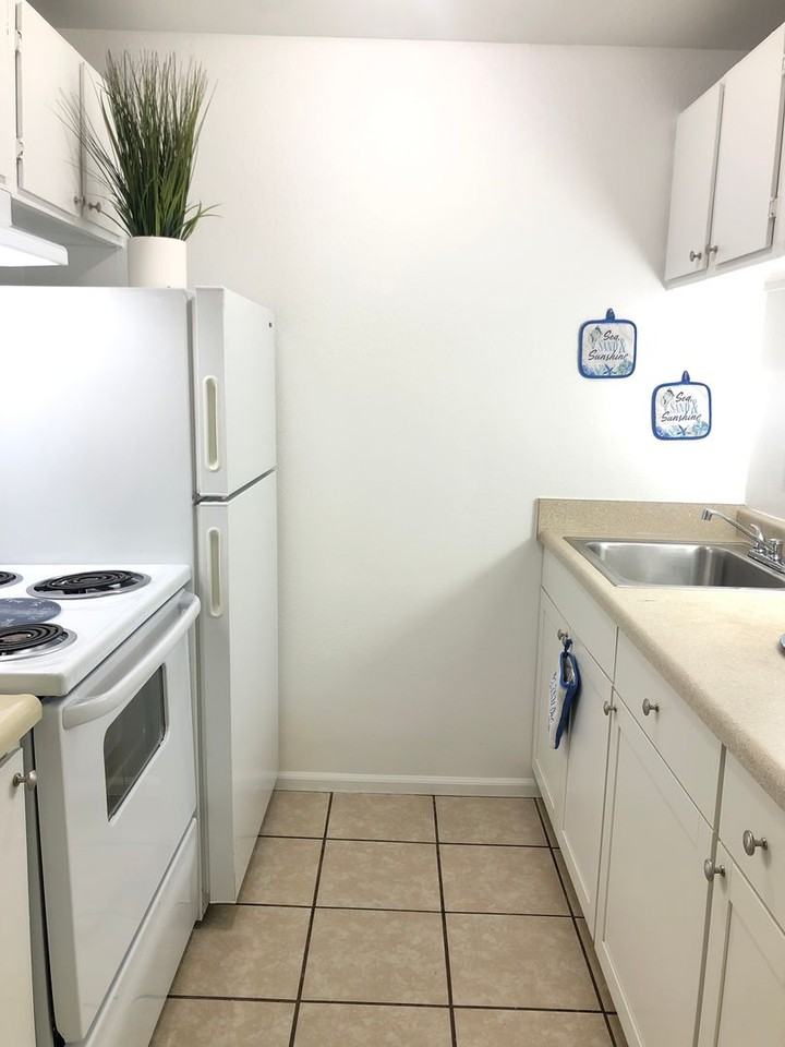 510 M Street SE - Photo 2 of 14