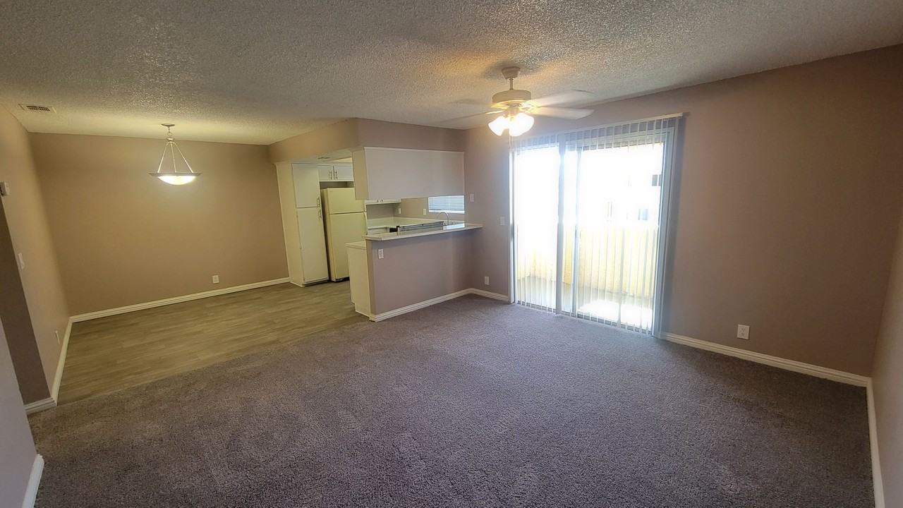 Sunset Springs Apartments - Photo 7 of 9