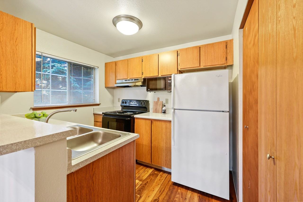 River Glen Apartments - Photo 4 of 8