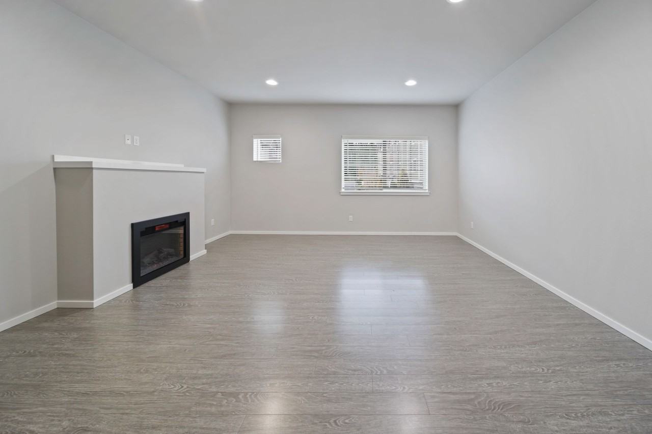 Viking's Landing - Photo 6 of 18