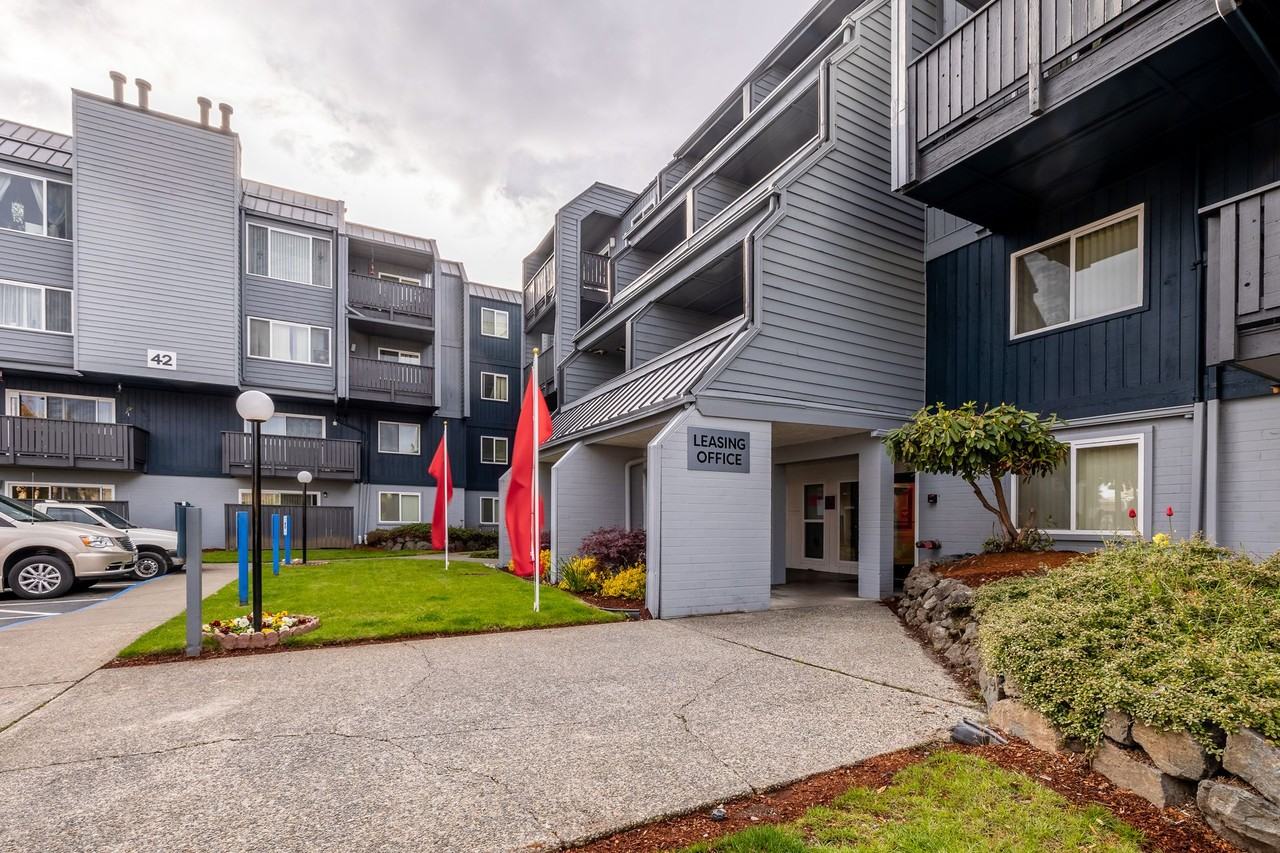 Oak Terrace - Photo 3 of 14