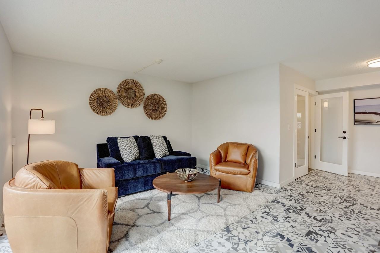 Oak Terrace - Photo 5 of 14