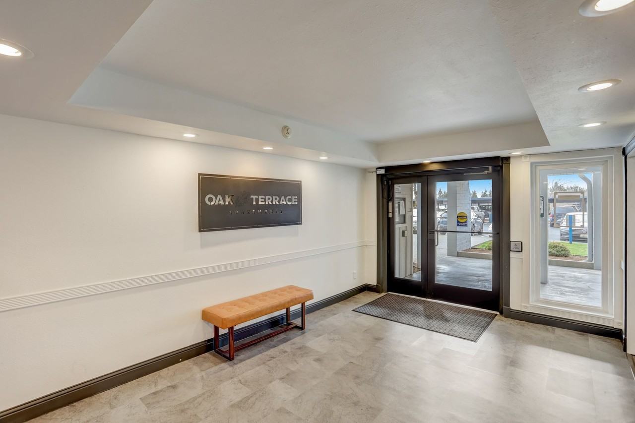 Oak Terrace - Photo 7 of 14