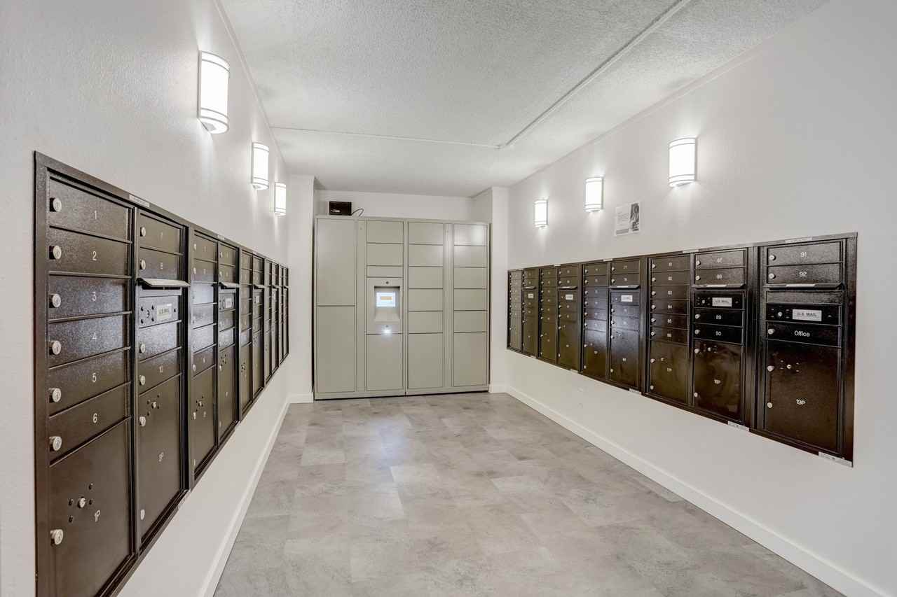 Oak Terrace - Photo 4 of 14