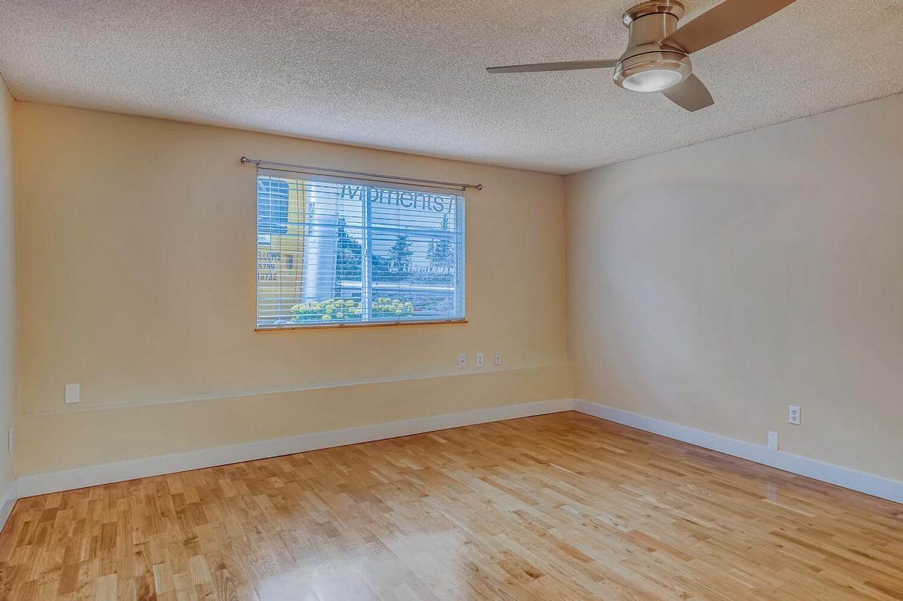 Curry Court - Photo 4 of 8