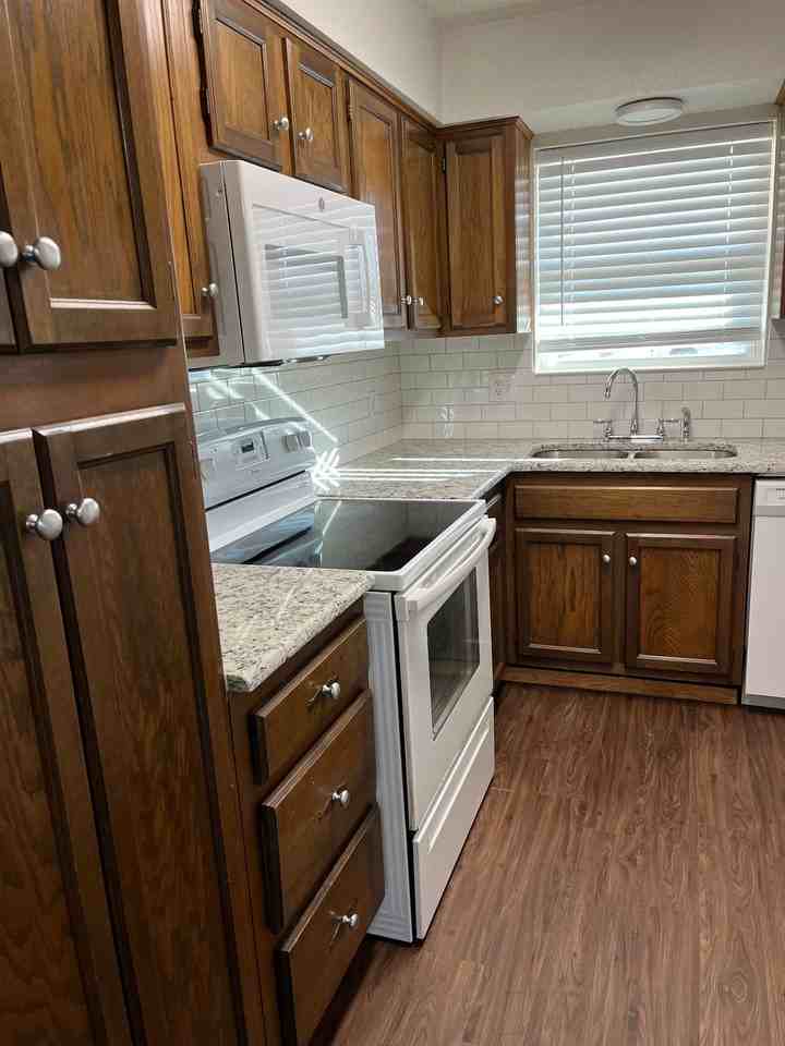 405 McMillain St - Photo 7 of 25