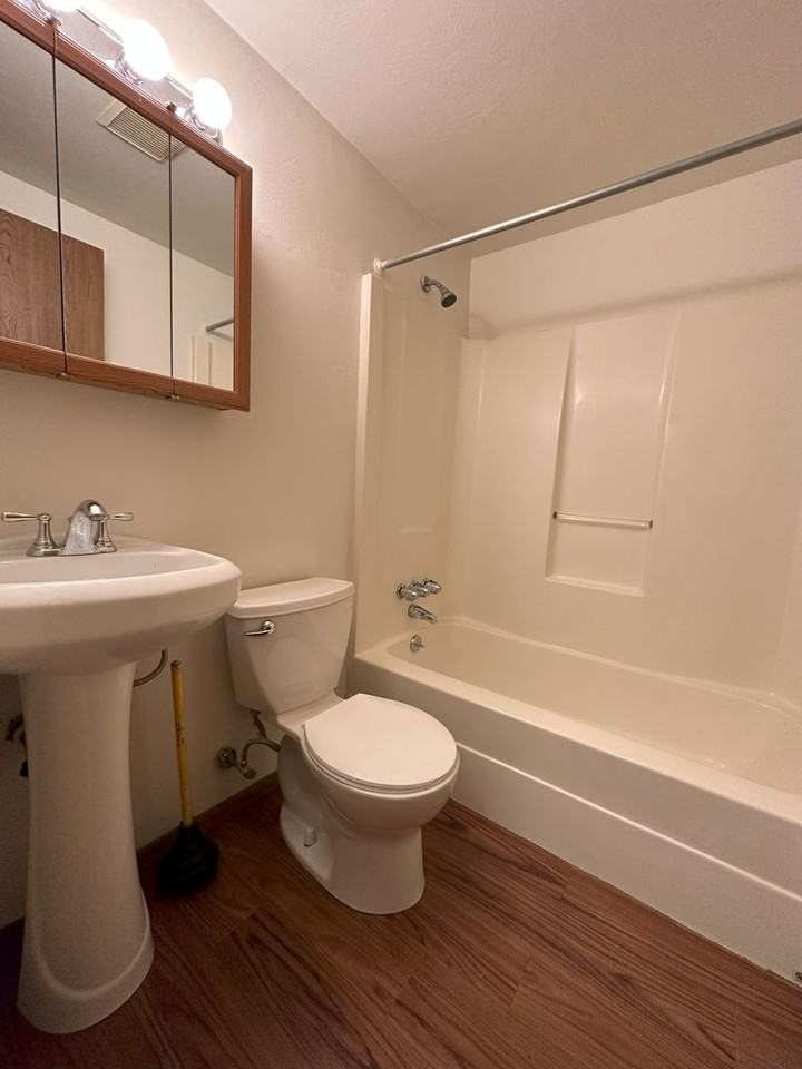 pr 3808 - Photo 4 of 14