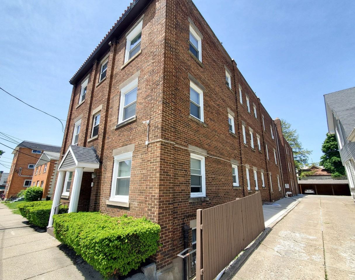 238w8th - Photo 2 of 25