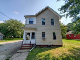 featured image of 333 W 3rd St