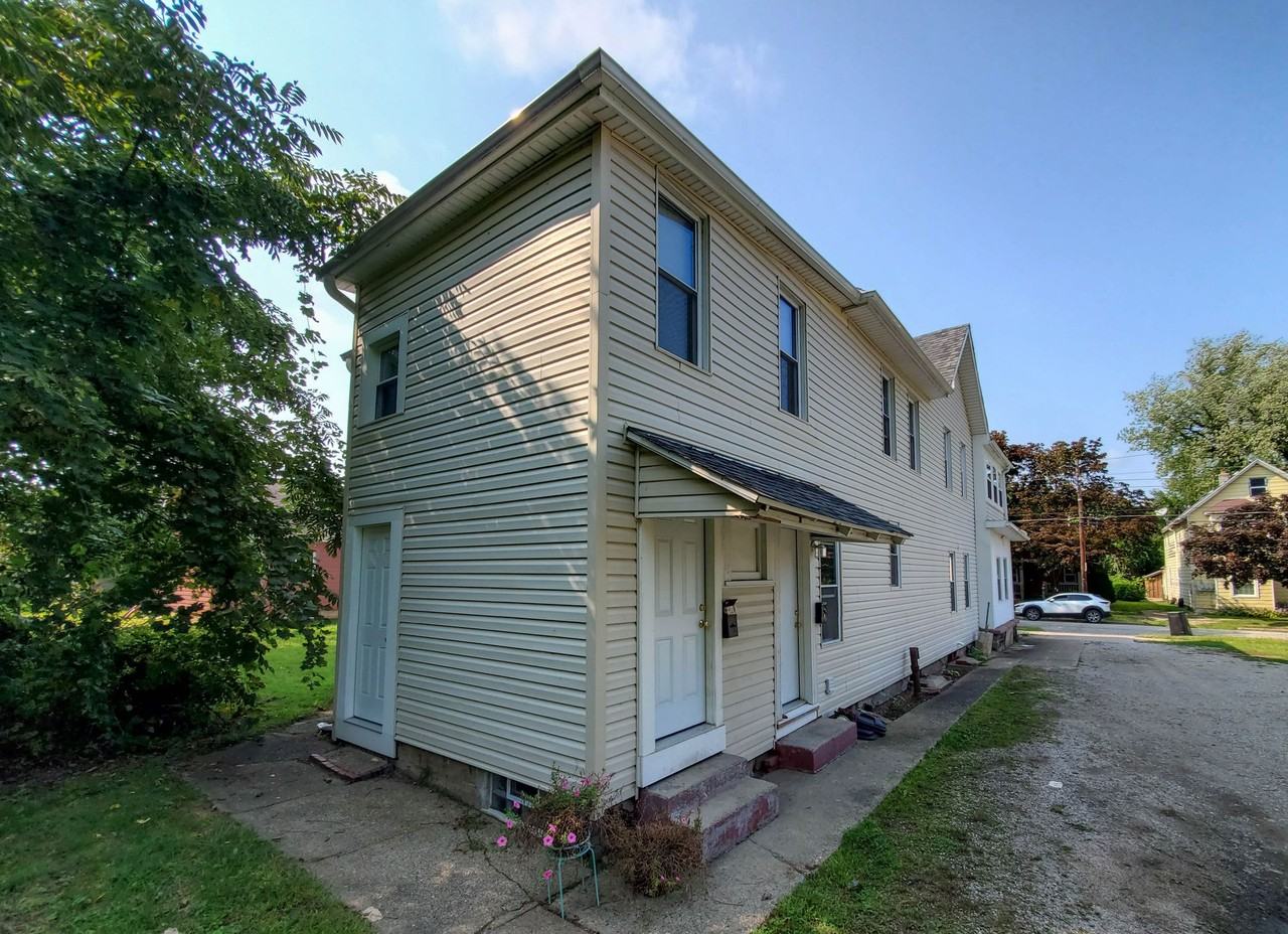 333w3rd - Photo 2 of 3