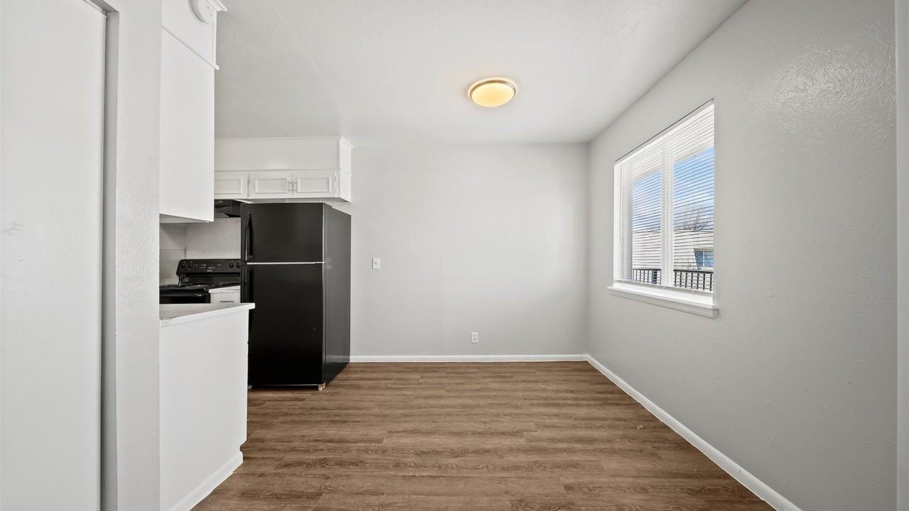 Madison Park Apartments - Photo 3 of 16