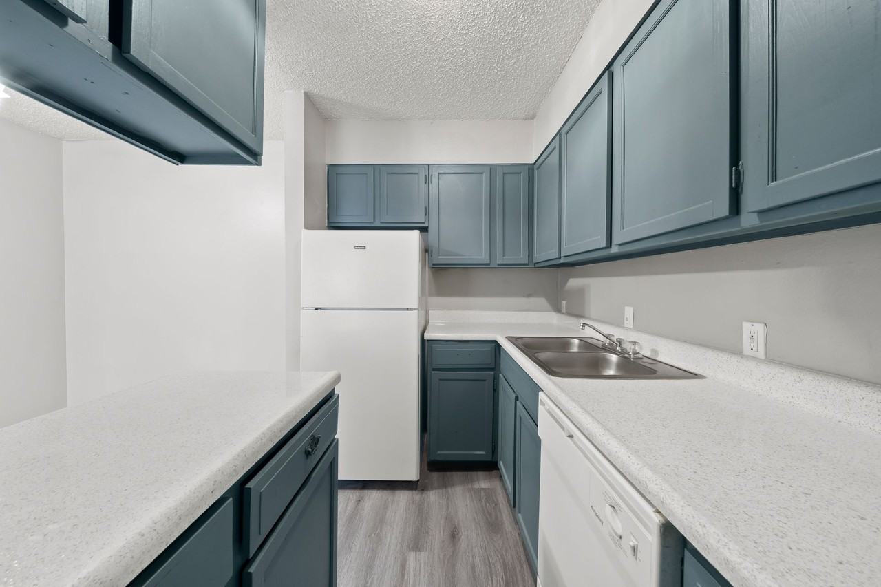 Meadowbrook Apartments - Photo 6 of 29