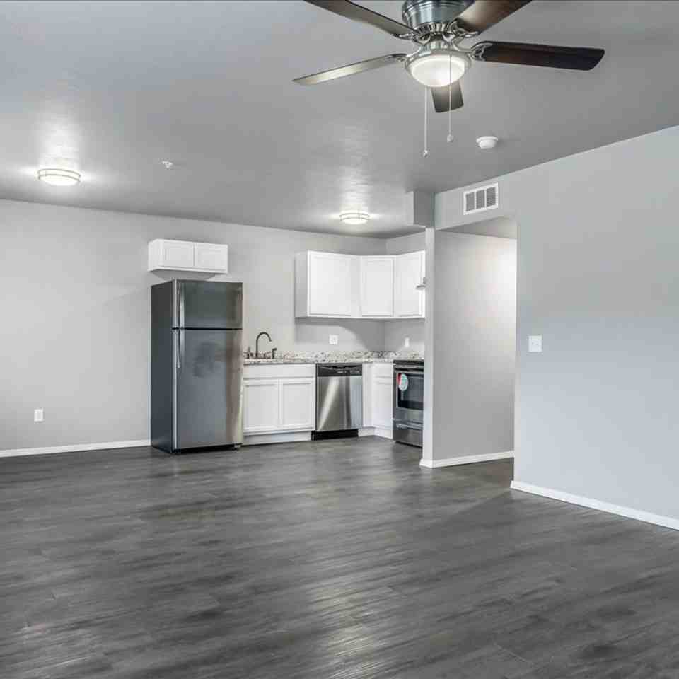 Portland Park Apartments - Photo 4 of 27