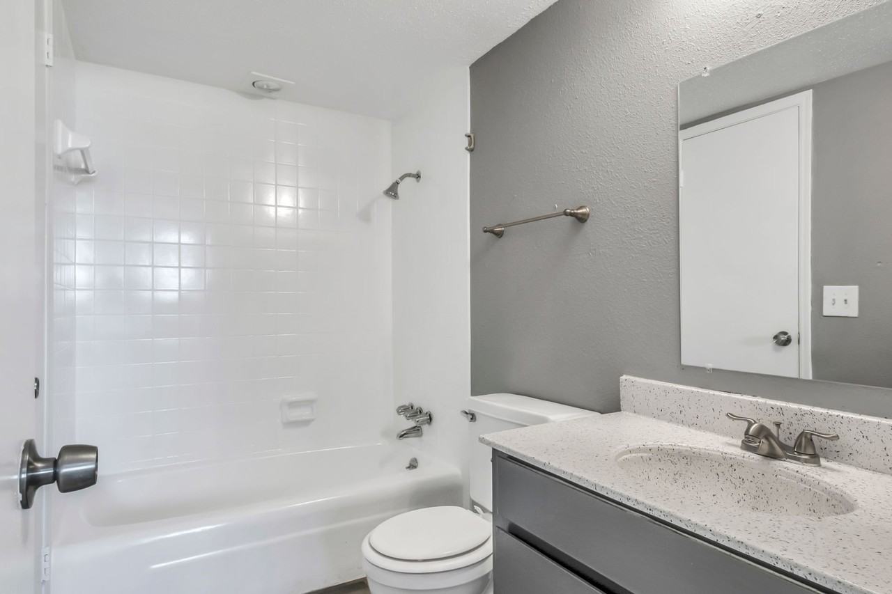 Quail Plaza Apartments - Photo 2 of 11