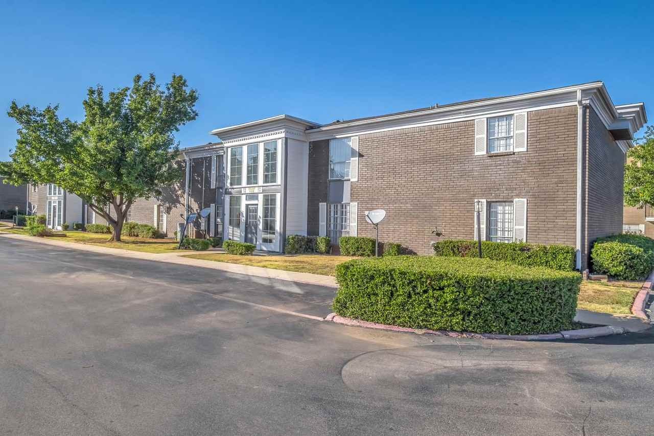 Quail Plaza Apartments - Photo 7 of 11