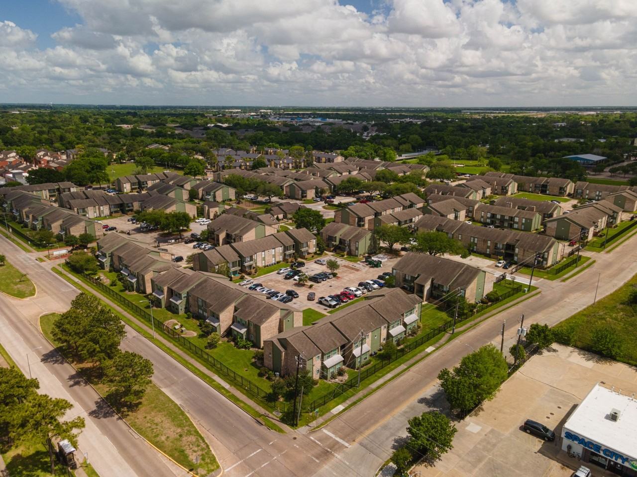 Reserve at 63 Sixty Three - Photo 2 of 8