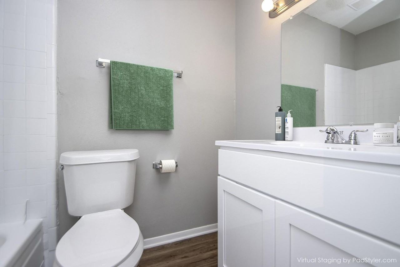 Barrington Hills Apartments - Photo 6 of 36