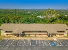 featured image of 605 W Scenic Dr