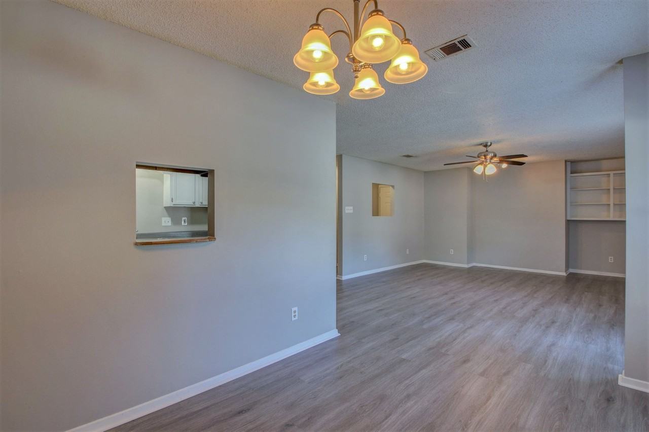 The Arbours Apartment Homes - Photo 3 of 5