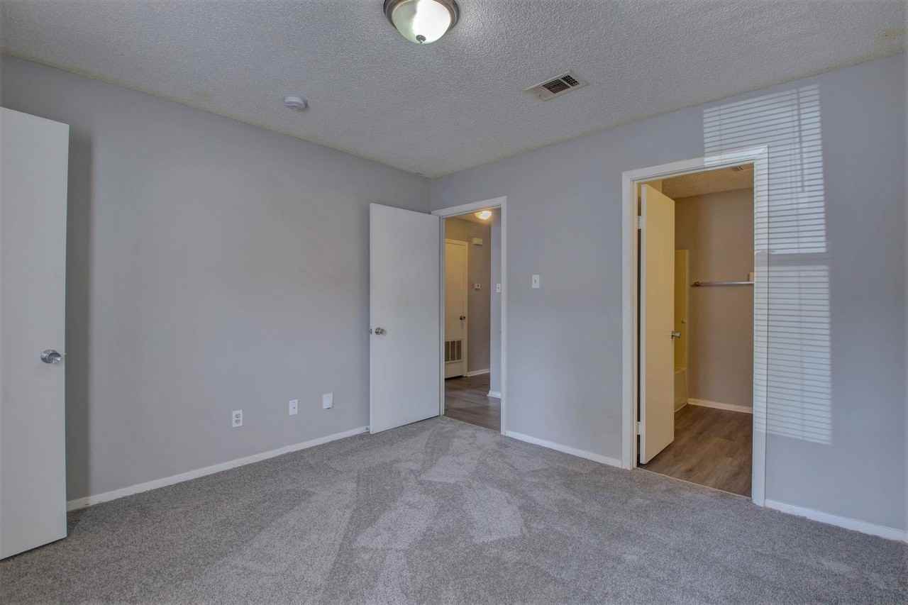 The Arbours Apartment Homes - Photo 4 of 5