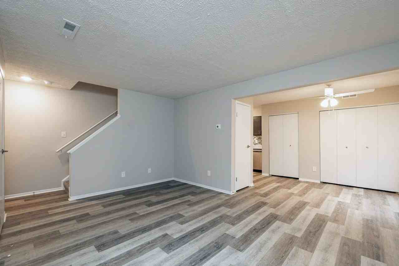 1363 Yorkland Rd - Photo 3 of 43