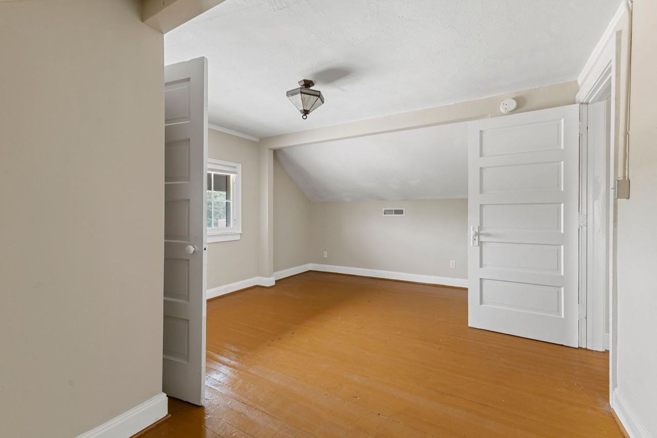 Historic Audubon Court - Photo 2 of 19