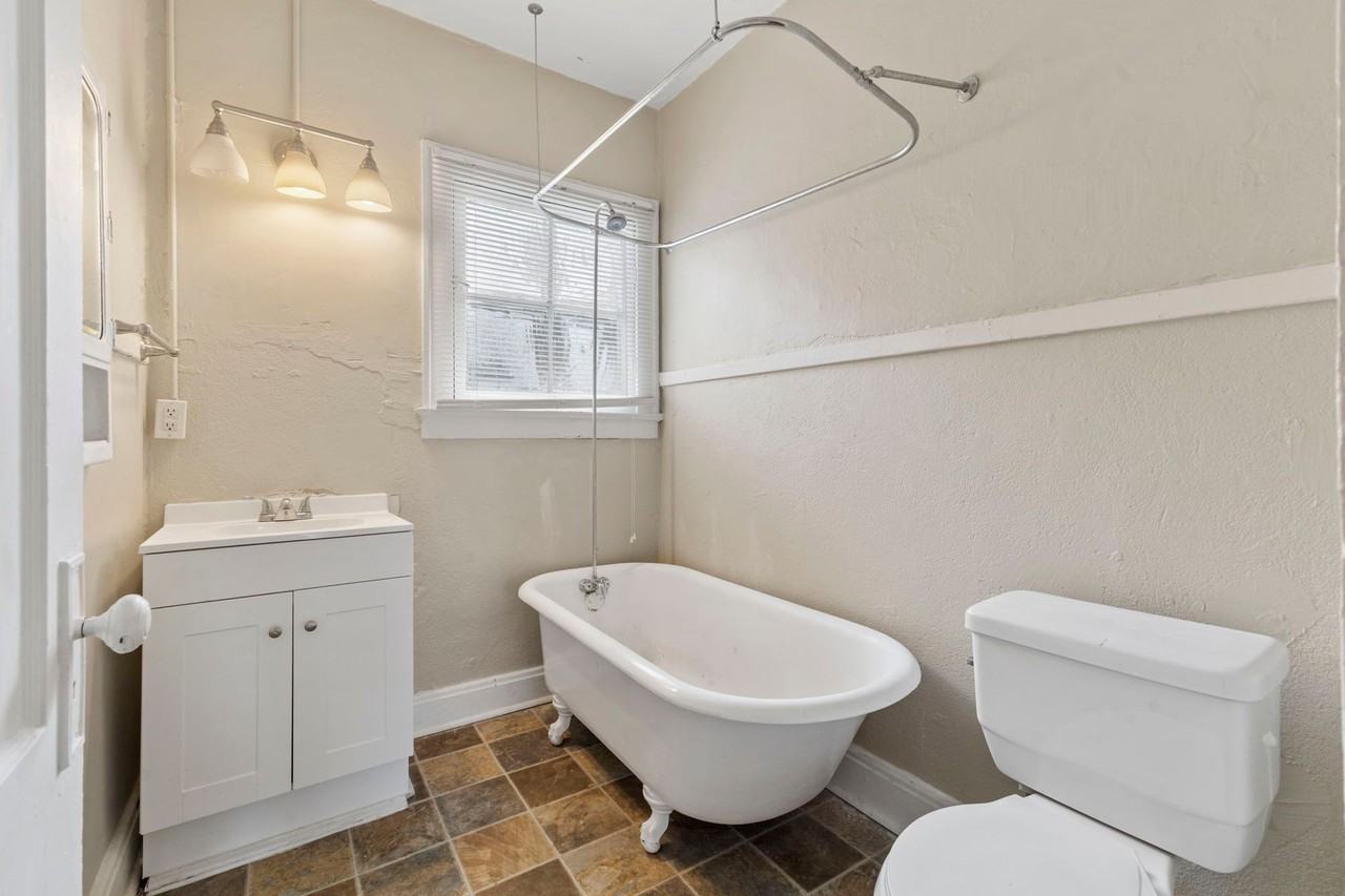 Historic Audubon Court - Photo 4 of 19