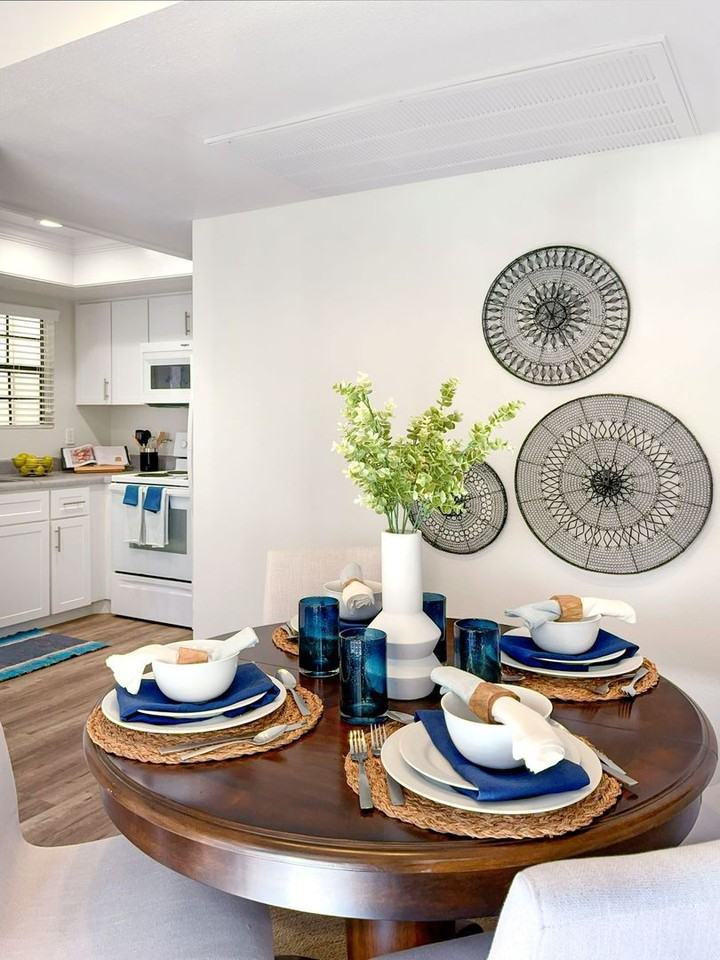 Laguna Serrano - Photo 7 of 28