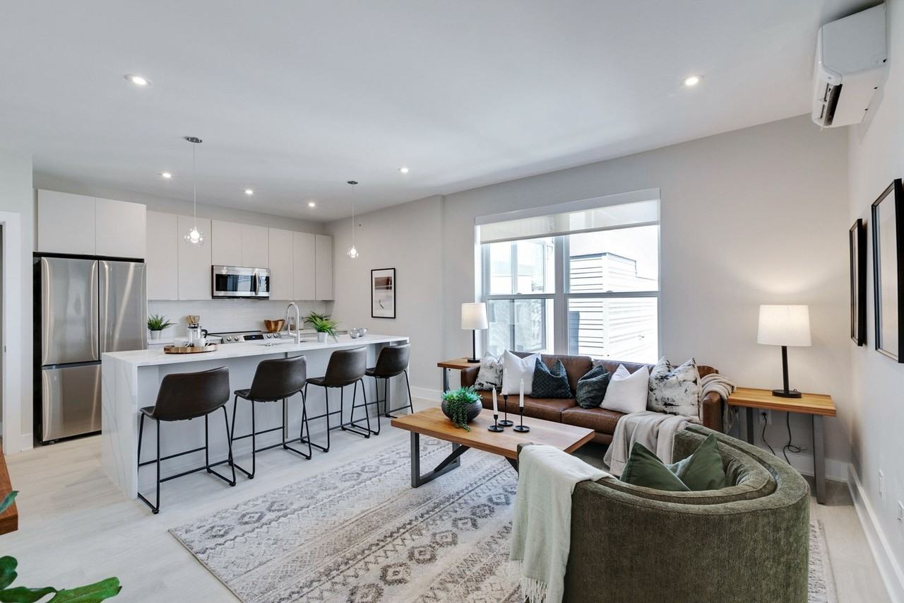 The Maven - Photo 4 of 50