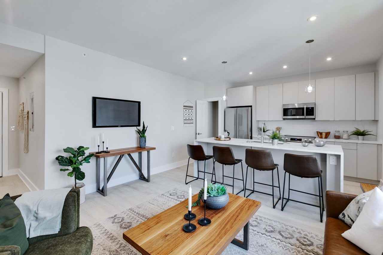 The Maven - Photo 2 of 50