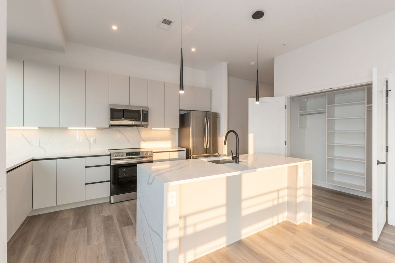 BRUBOX - Photo 4 of 33