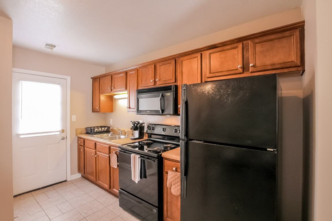 535 Lafayette Rd - Photo 6 of 17