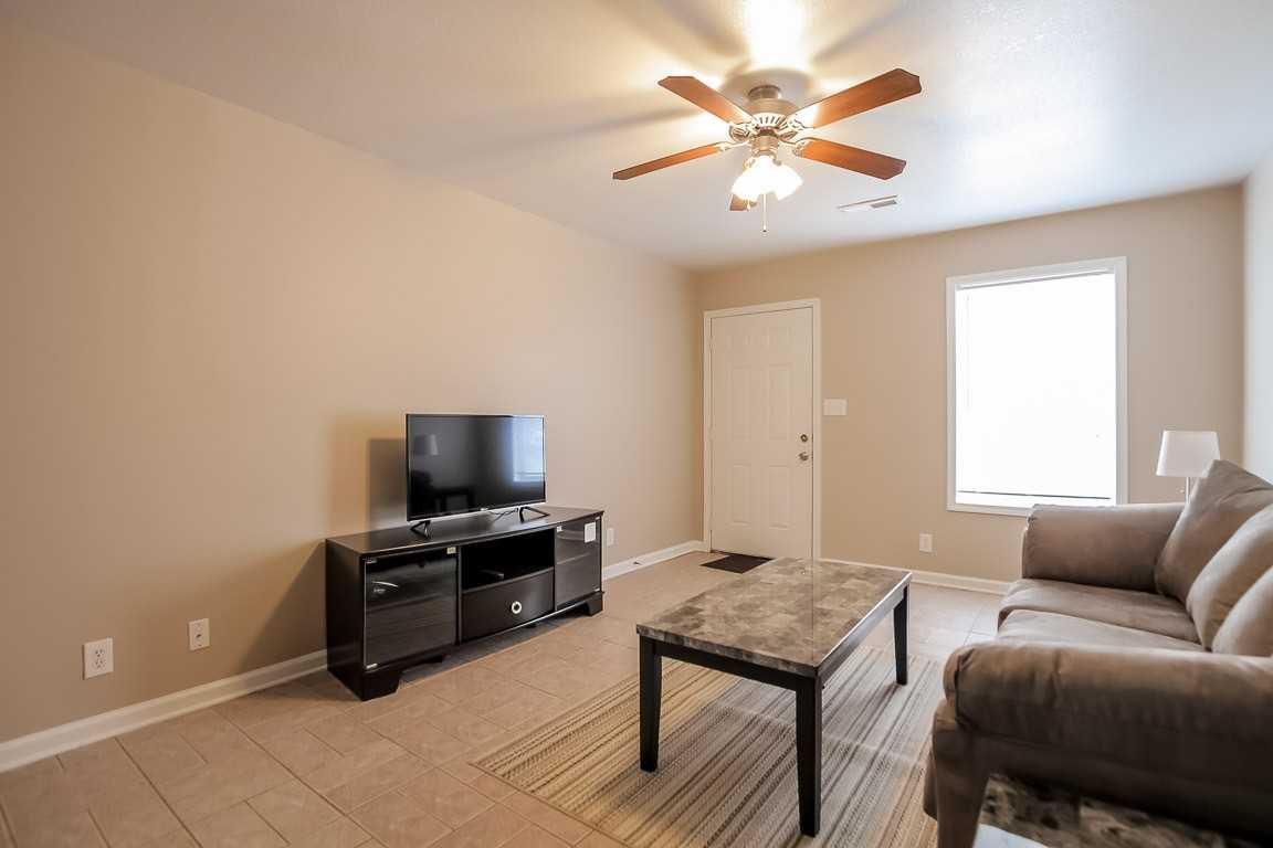 535 Lafayette Rd - Photo 7 of 17