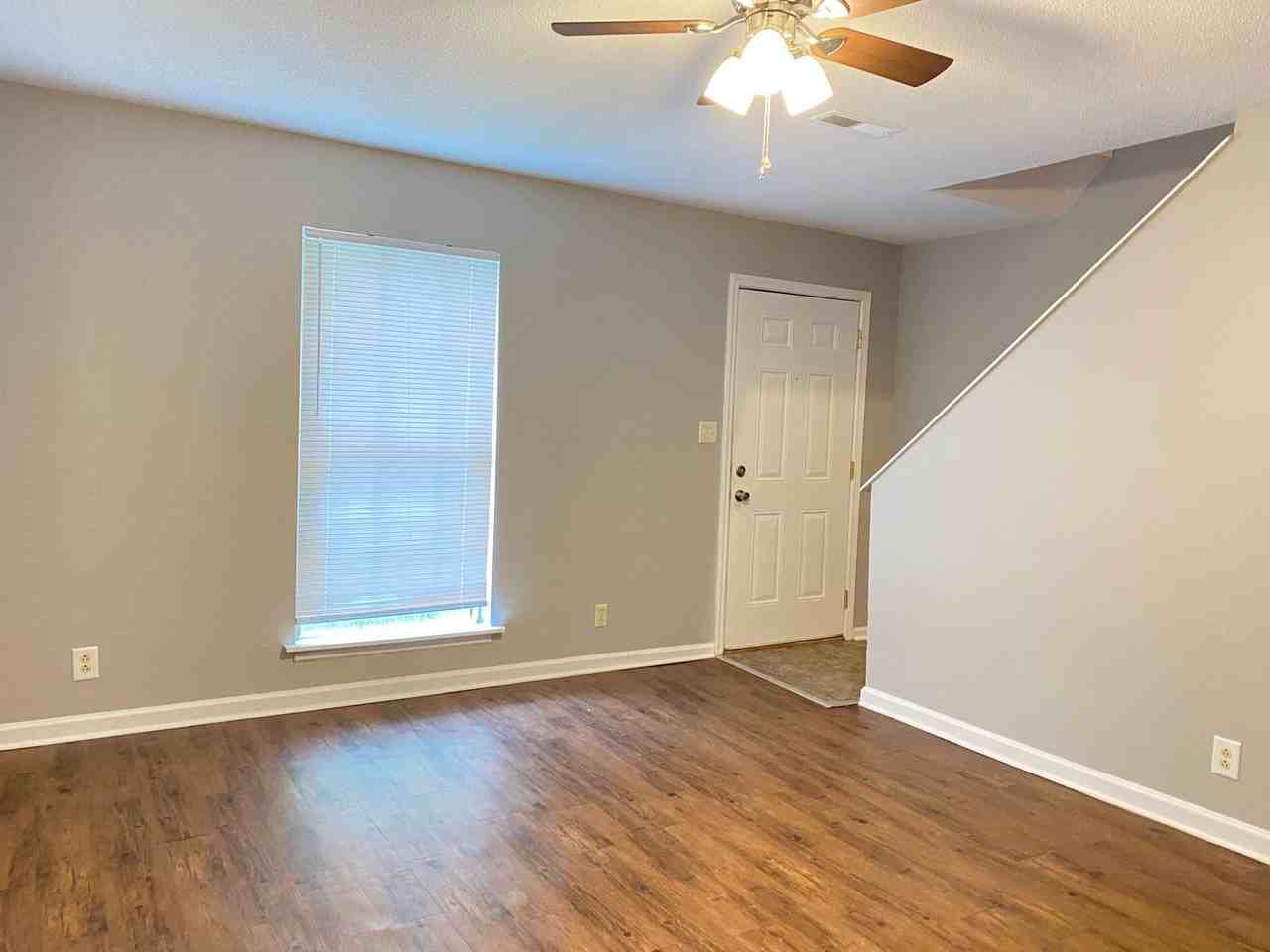 450 Martha Ln - Photo 3 of 40