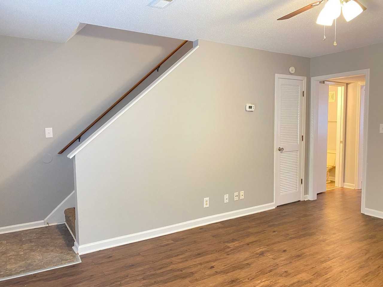 450 Martha Ln - Photo 4 of 40