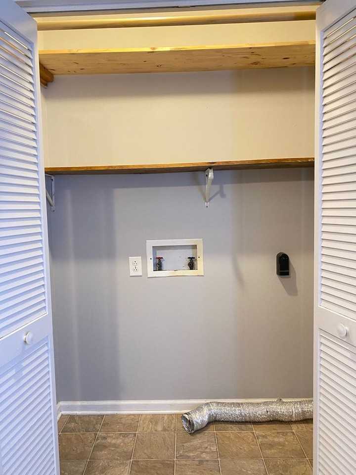 450 Martha Ln - Photo 7 of 40