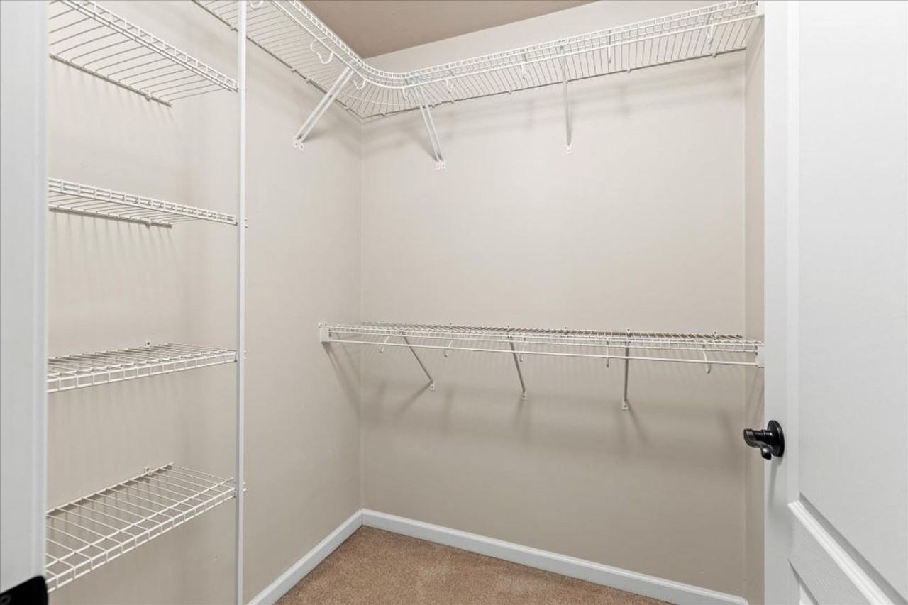 Broadway Commons LLC - Photo 5 of 37