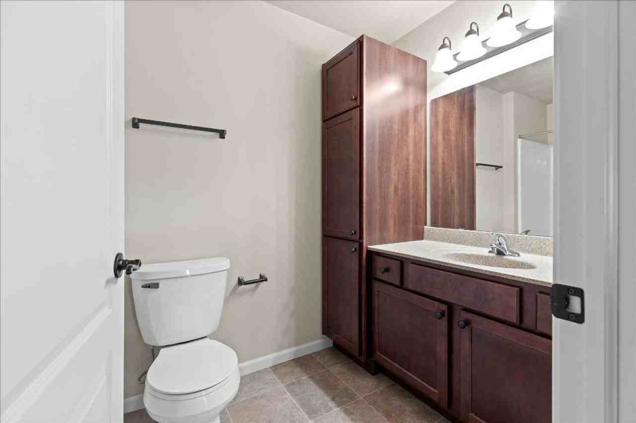 Broadway Commons LLC - Photo 6 of 37