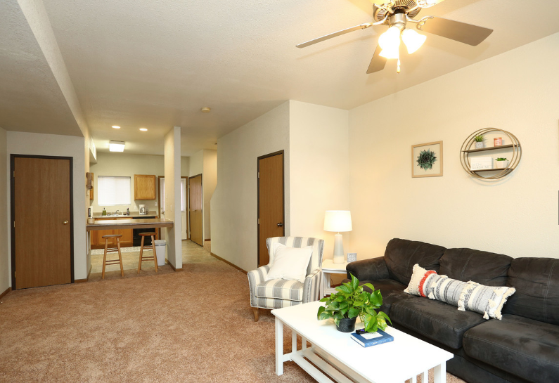 Lake Broadway Townhomes - Photo 6 of 14