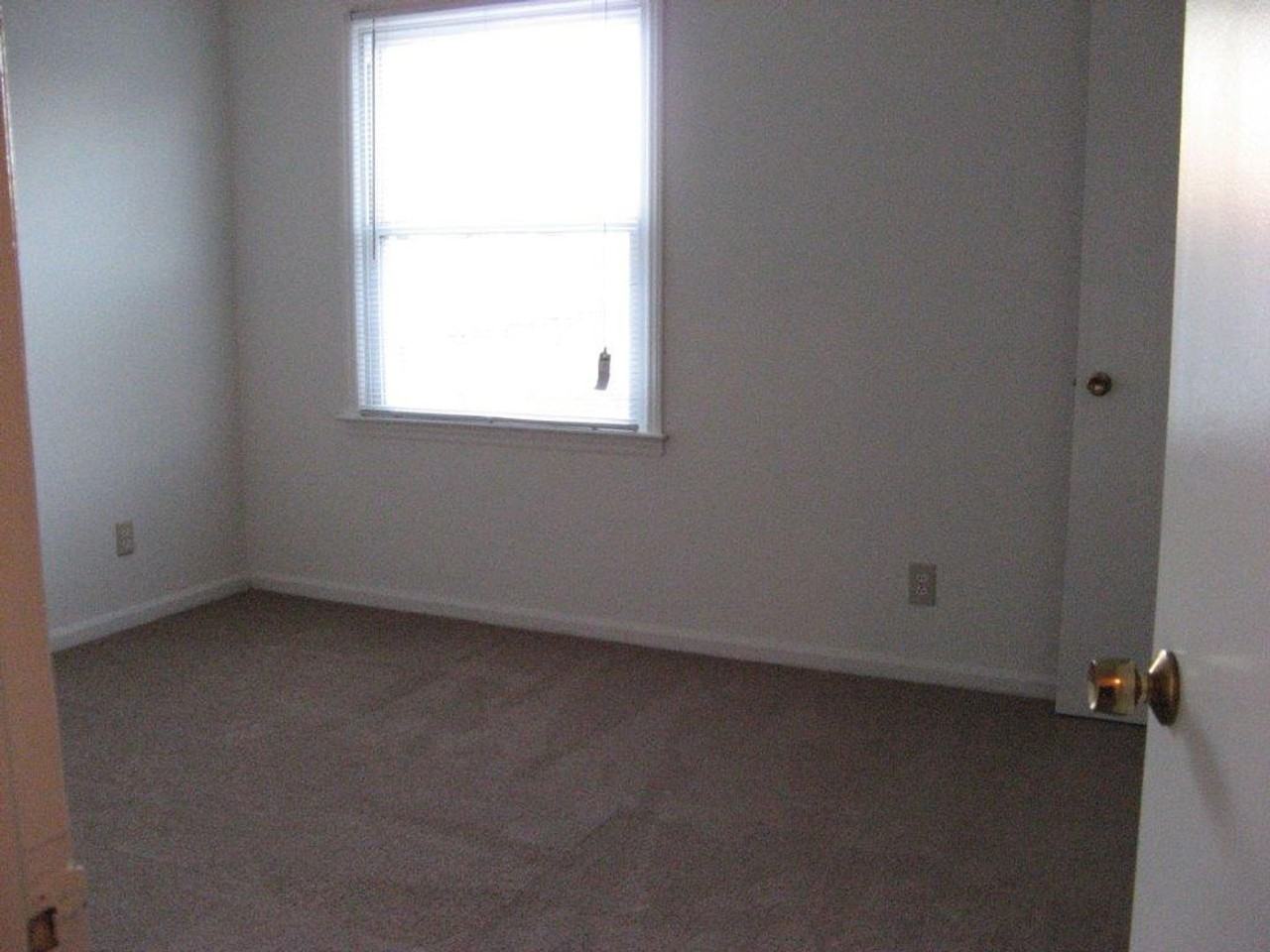 Delane Glen Apartment Affordable 1 bedroom - Photo 5 of 13