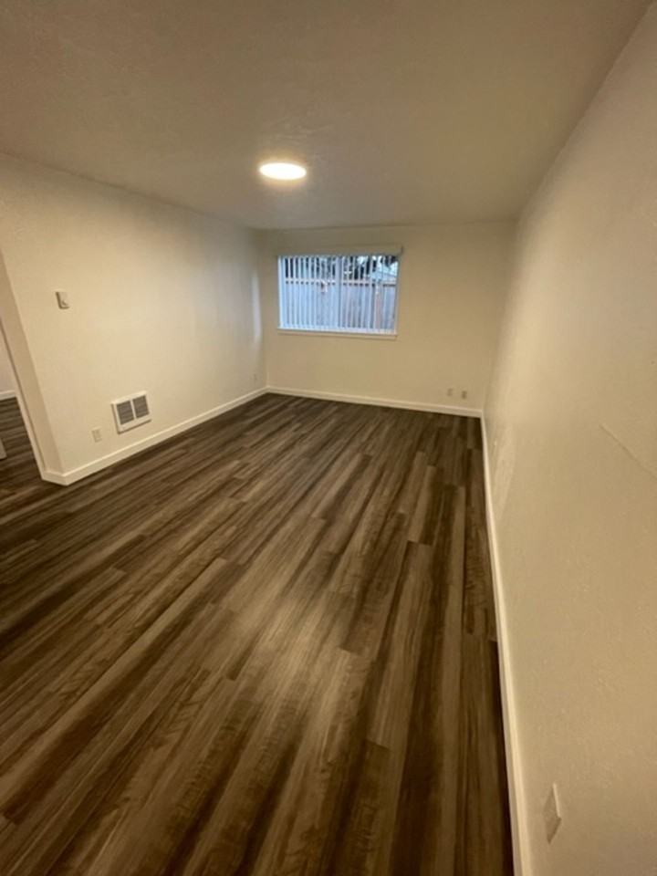 Four Corners 8-Plex - Photo 4 of 9