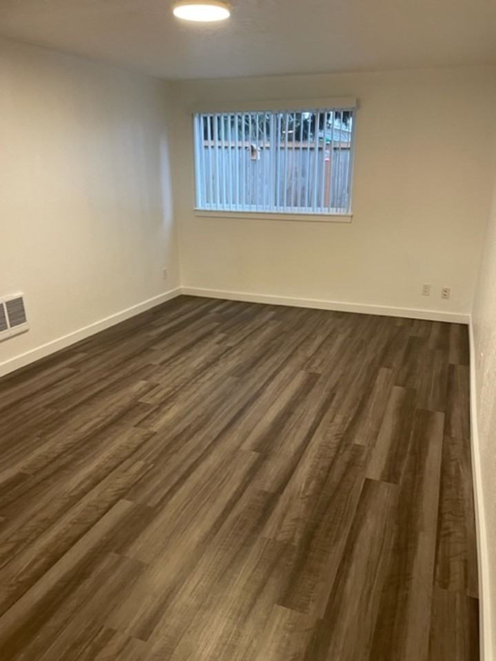 Four Corners 8-Plex - Photo 5 of 9