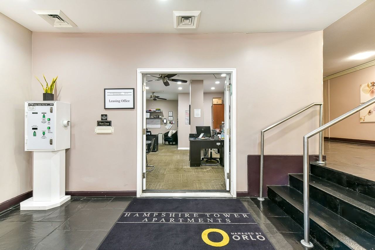 Hampshire Tower Aparments - Photo 3 of 15