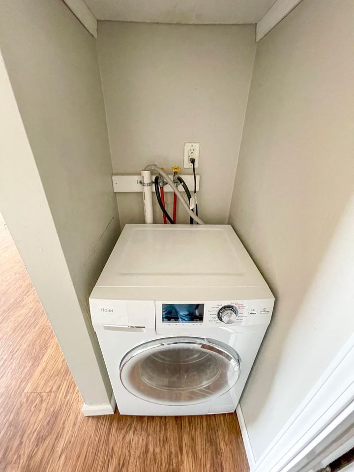 1801 S Clark St - Photo 3 of 25