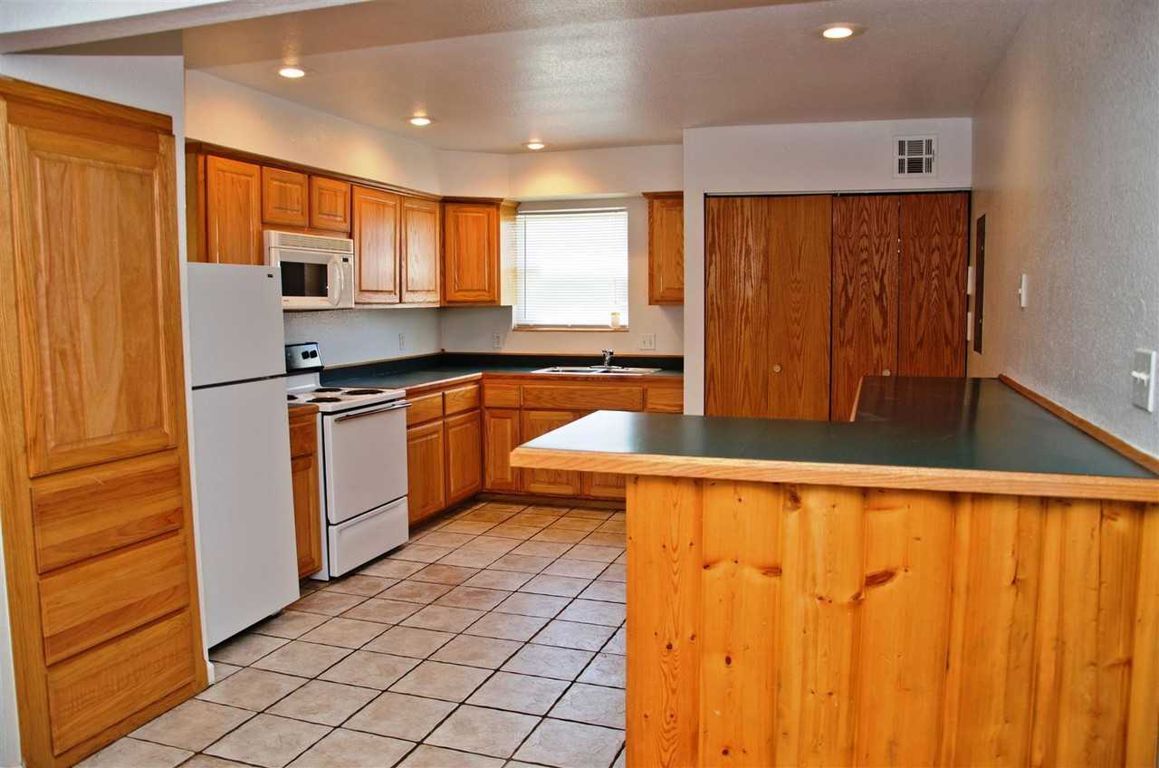 Brentwood Pointe Apartments - Photo 2 of 28