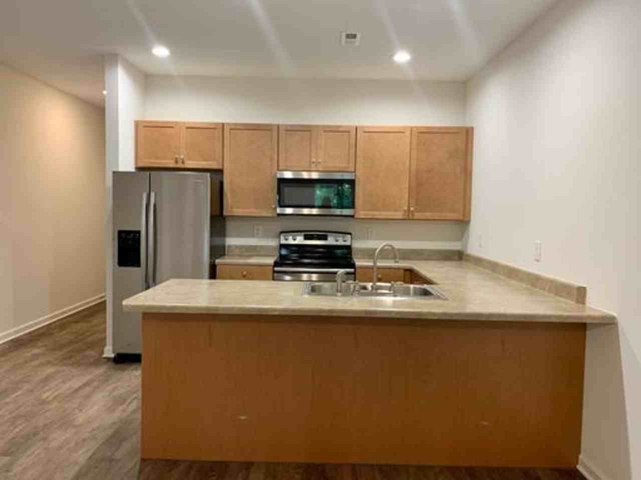 Welch* - 405 S. 11th St - Photo 3 of 50