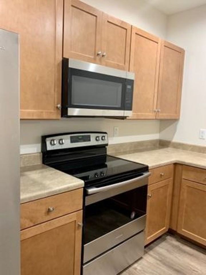 Welch* - 405 S. 11th St - Photo 4 of 50