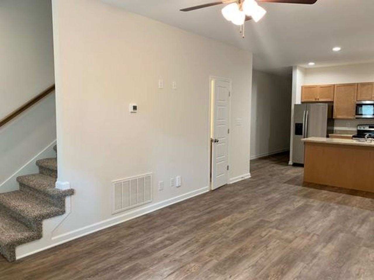 Welch* - 405 S. 11th St - Photo 7 of 50