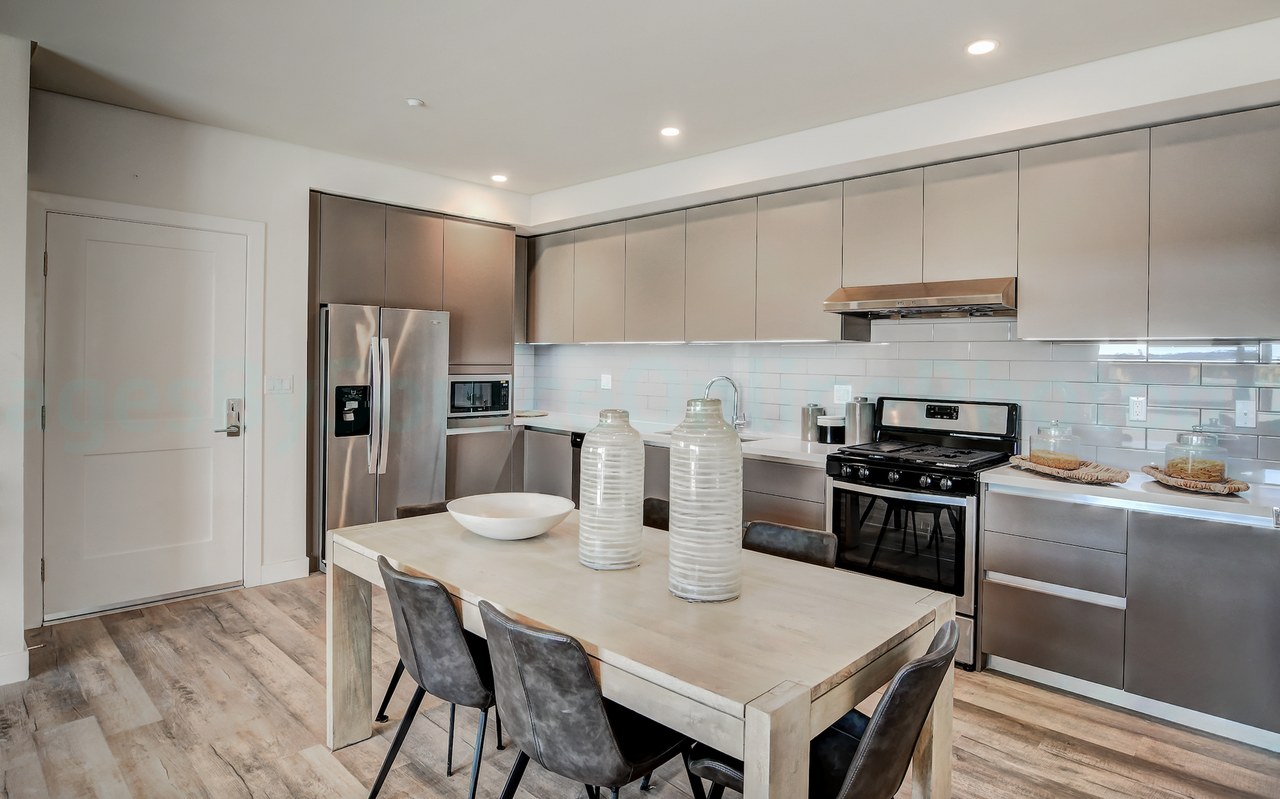 Beautiful Newly Built 2 Bed 2.5 Bath Townhome - Photo 3 of 10